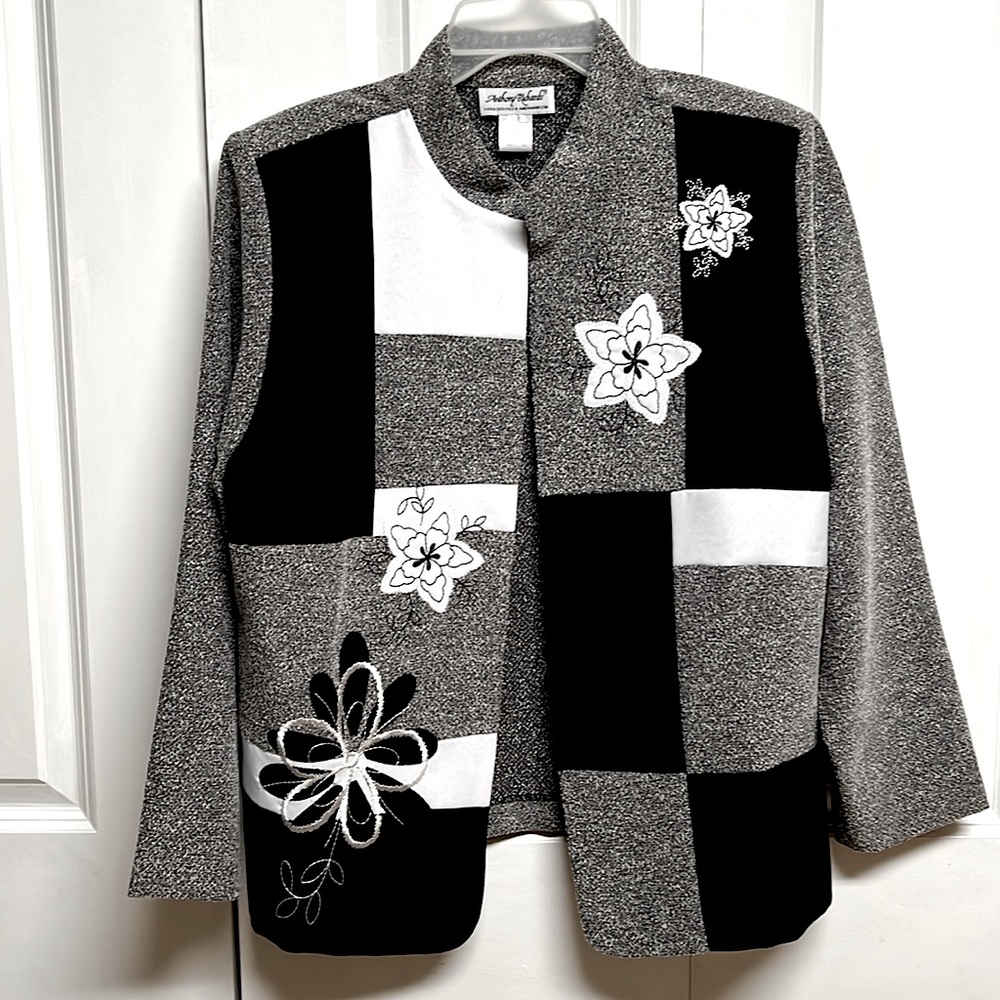 Anthony Richard’s Gray Black White Floral Open Textured Blazer Size 16P